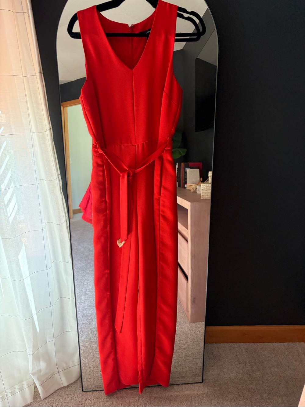 Elegant poppy red V-Neck Sleeveless with Waist Tie comes with matching jacket